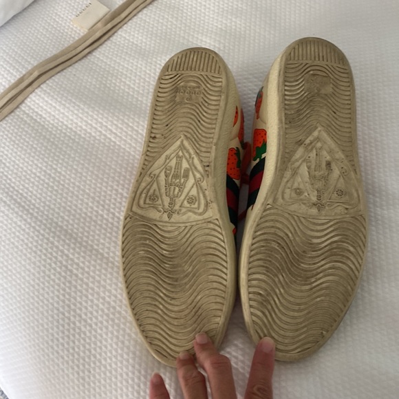 Gucci Ace Strawberry Print Leather Sneakers in Cream & Red, Size 39.5 - Picture 8 of 8